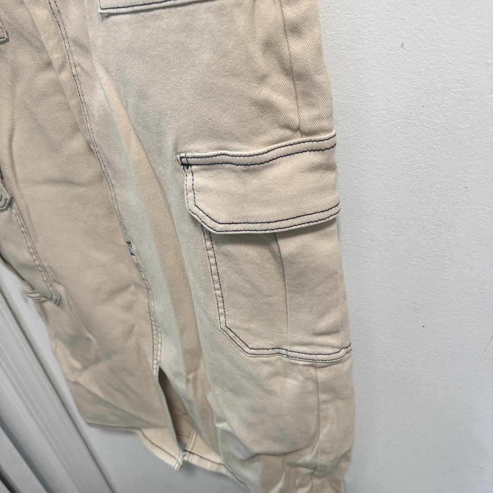 Elegant Cream Midi Cargo Skirt - Picture 8 of 13